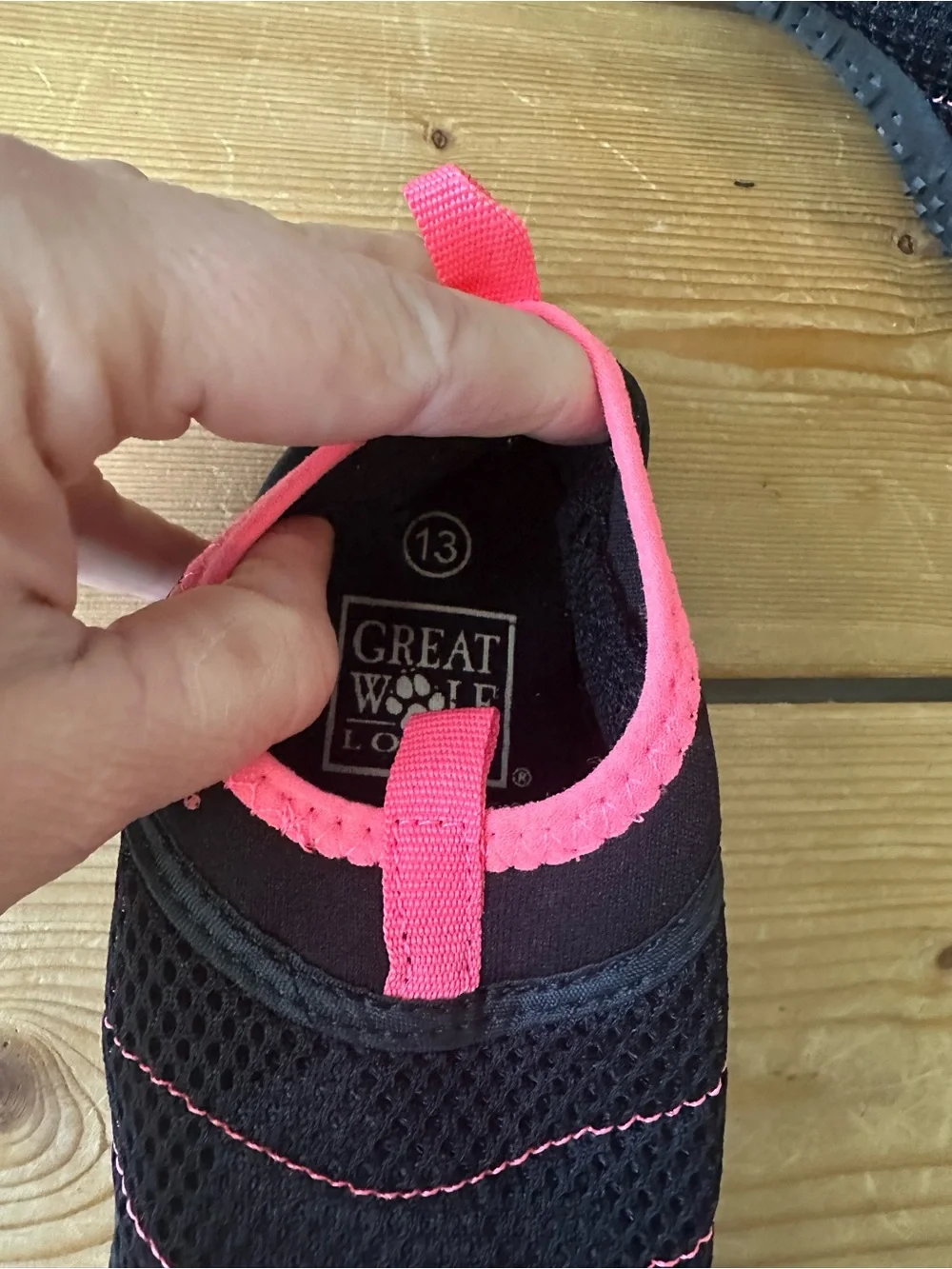 Girls Great Wolf Lodge Water Shoes size 13